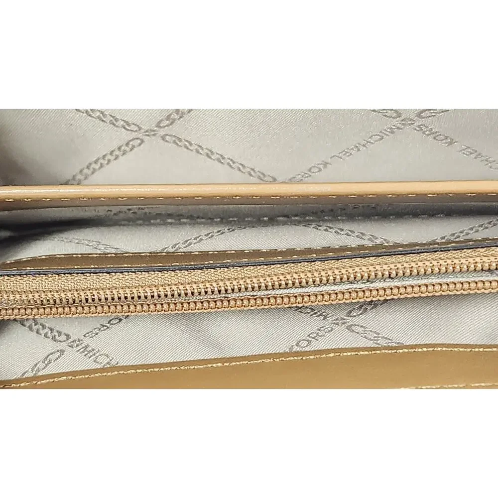 Michael Kors Jet Set Travel Continental Wristlet Wallet Brown Acorn Stripe